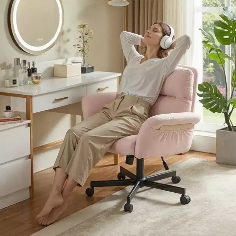 Chaise de bureau à piètement croisé en métal de 97 cm avec accoudoirs relevables et roulettes